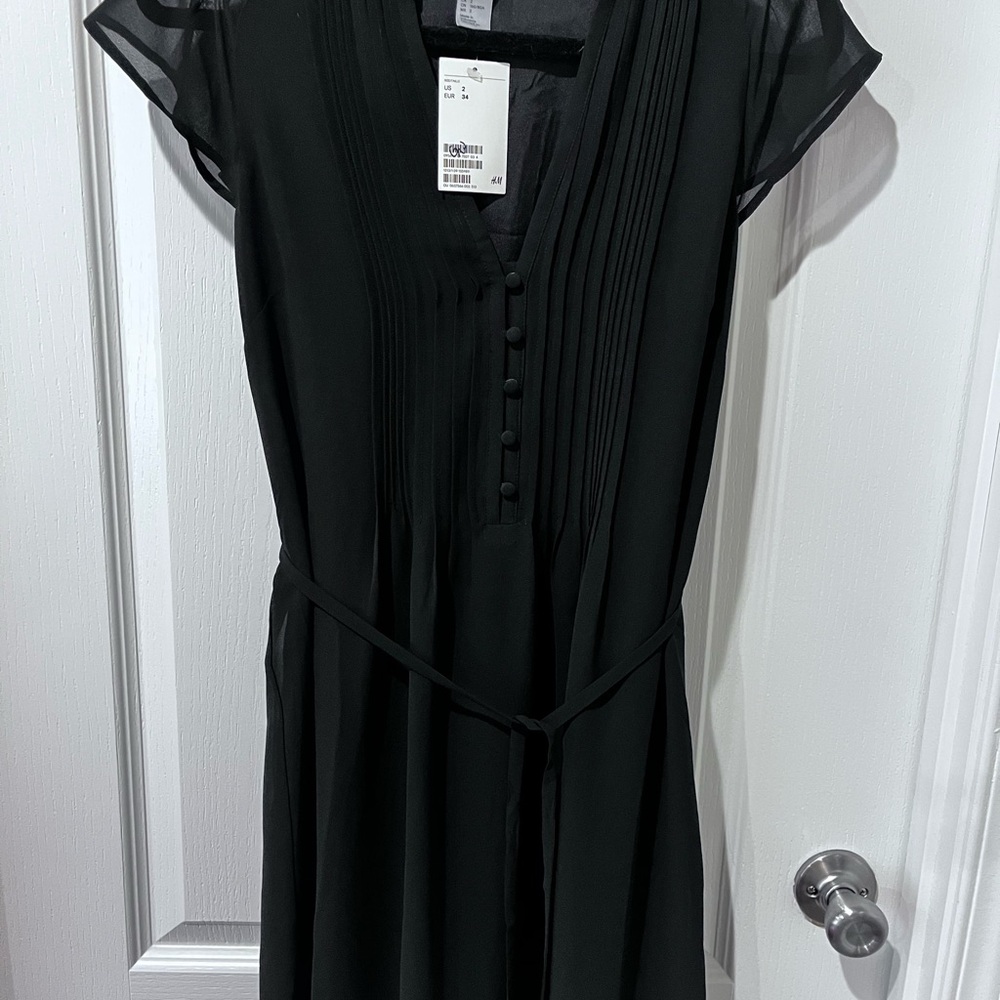 NWT H&M Black Chiffon Pin tuck Tie Belt Dress Size 2/34